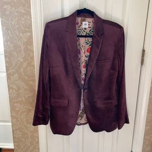 Cabi woven velvet mulberry blazer in a size medium